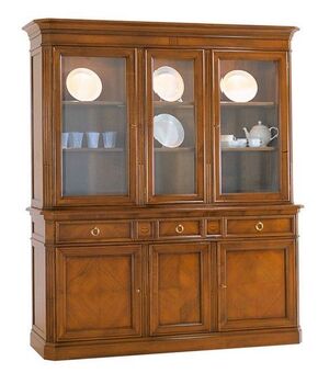 Шкаф-витрина Соверино