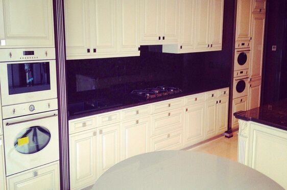 Дизайн кухни в хрущевке с газовой колонкой