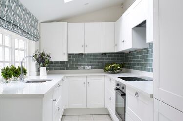 <b>Notice</b>: Undefined index: title in <b>/var/www/mebelzeu/data/www/ornello.ru/catalog/view/theme/default/template/agootemplates/blog/blog.tpl</b> on line <b>111</b>