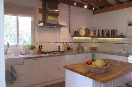 Светлая кухня шампань: игристый оттенок в интерьере