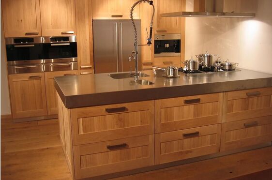 Кухня шоколадного цвета: многообразие выбора мебели и декора